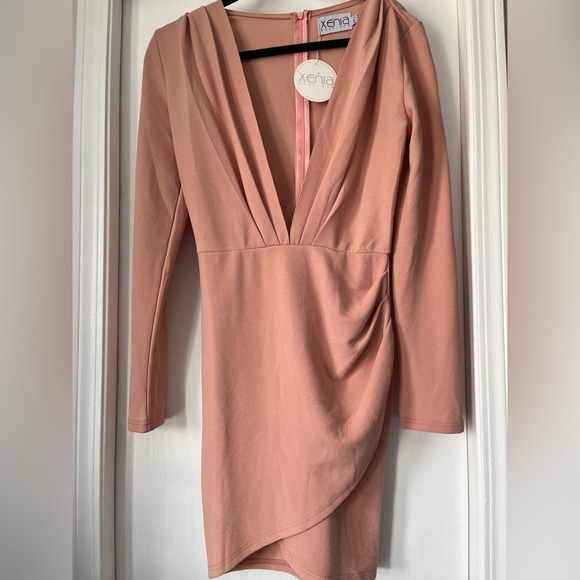 Xenia Boutique Blush Plunge Neckline Dress - Picture 1 of 2